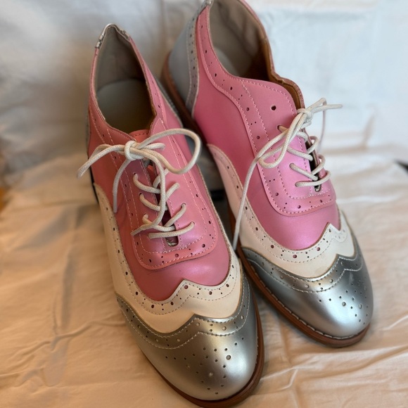 Pink, White & Silver Oxford Brogues – Size 43-Perfect W/ a Poodle Skirt! - Picture 9 of 10